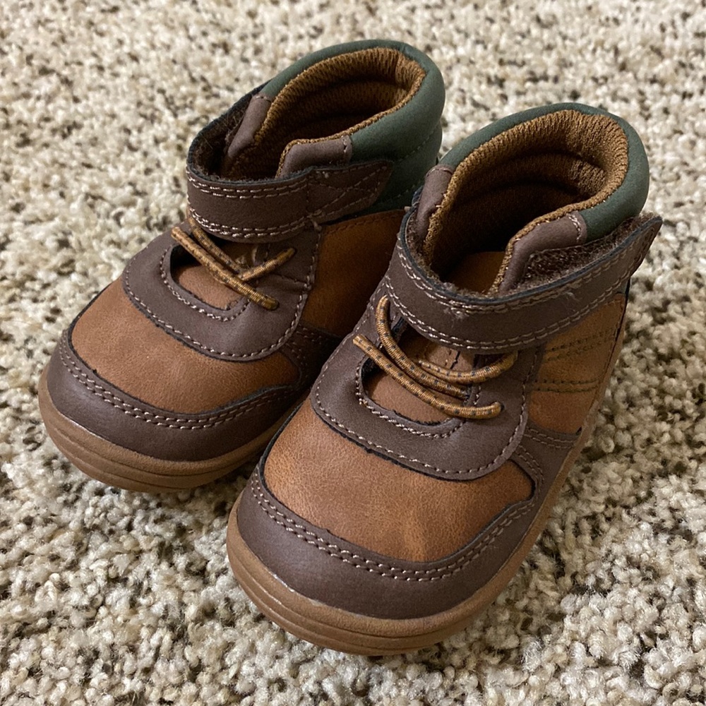 NWOT Stride Right brown & hunter green leather high top tennis shoes - size 4